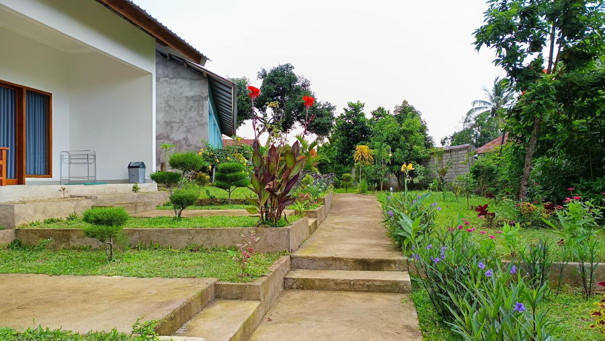 Embun Rinjani Homestay Сенару Екстер'єр фото